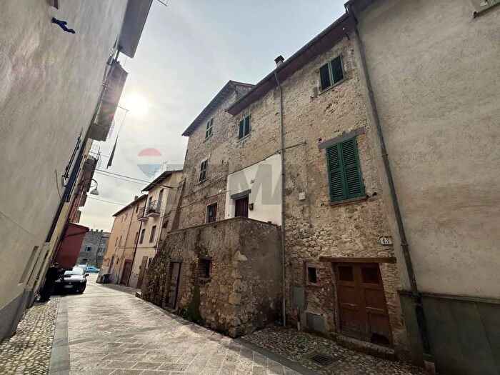 Case in Vendita e in Affitto - 2