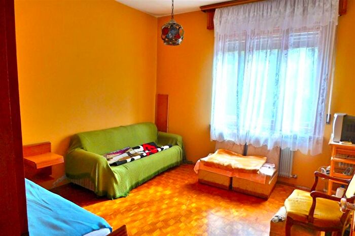 Casa con 13 locali in vendita in Lusevera