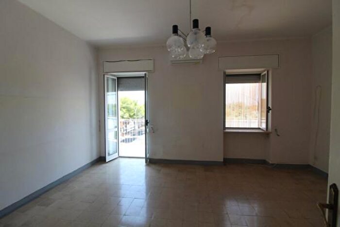 Appartamento con 5 locali in vendita in Via S Cantore Grot, Grottaglie