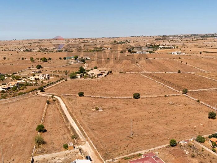 Casa con 8 locali in vendita in Contrada Puntarazzi Snc, Ragusa