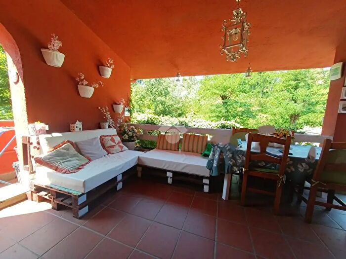 Casa quadrilocale in vendita in Via B Marcello, Nepi