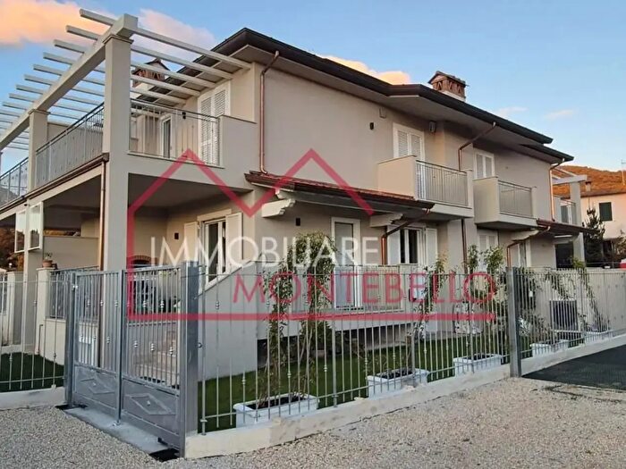 Casa con 5 locali in vendita in Capezzano Pianore Lu, Camaiore