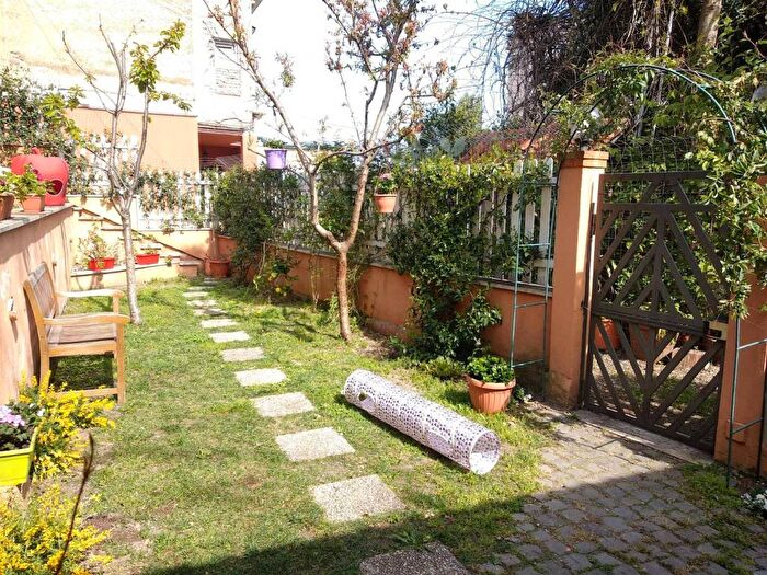 Casa monolocale in affitto in Via del Mandrione, Furio Camillo, Roma