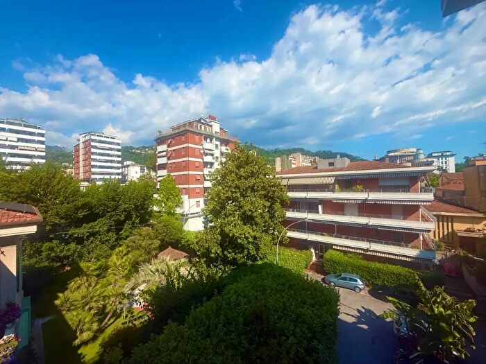 Appartamento quadrilocale in vendita in Za Liberazion, Massa