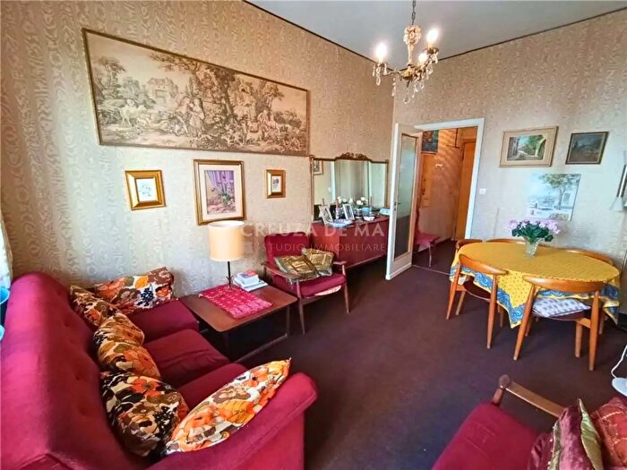 Appartamento trilocale in vendita in Via Sciesa, Rapallo