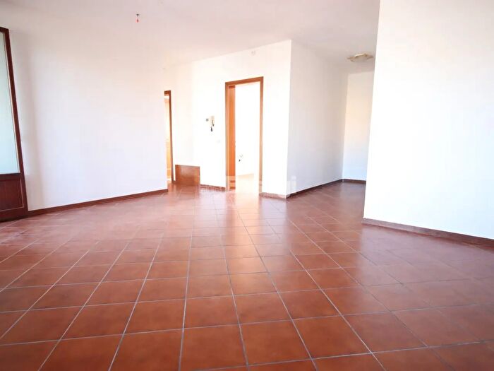 Appartamento con 5 locali in vendita in Via di Tiglio, Lucca