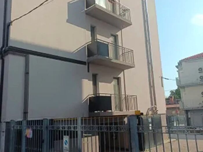 Appartamento quadrilocale in affitto in Ferrara