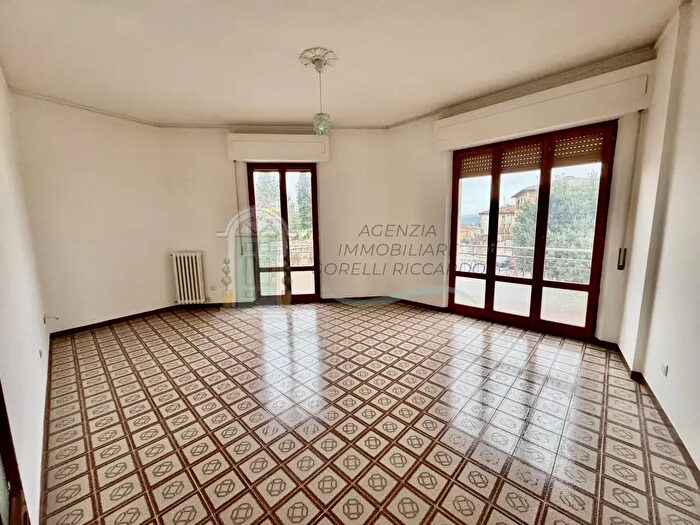 Appartamento con 6 locali in vendita in Rapolano Terme