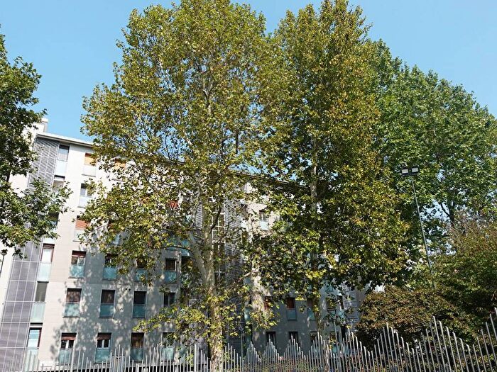 Appartamento trilocale in affitto in Via dell'Allodola, Inganni, Milano