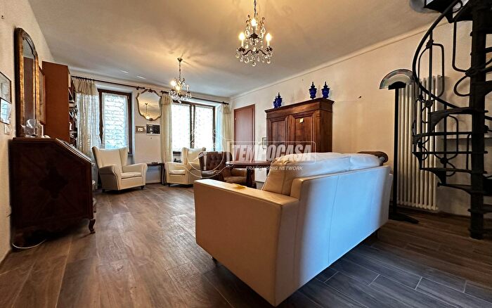 Casa monolocale in vendita in Via Umberto I, Perosa Canavese