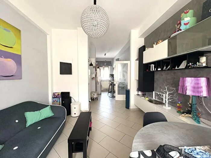 Appartamento trilocale in vendita in Via Andrea Fabiani, Catanzaro