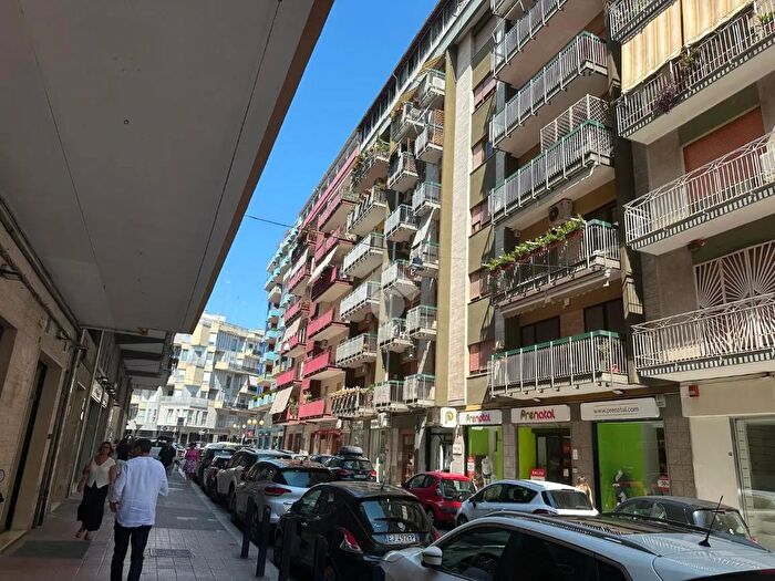 Appartamento con 5 locali in vendita in Via Leontine De Nittis, Barletta