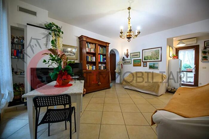 Appartamento trilocale in vendita in Via Mario Camerini Follonica, Follonica