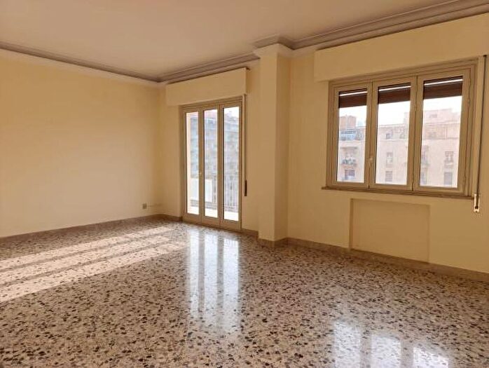 Appartamento con 6 locali in vendita in Via Marchese di Villabianca, Palermo