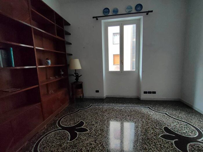 Appartamento con 5 locali in affitto in Via Fabio da Persico, Sestri Ponente, Genova