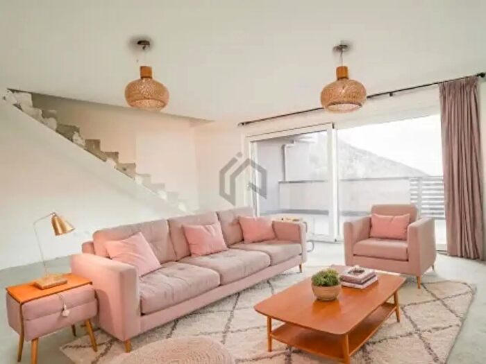 Appartamento quadrilocale in vendita in Zona Artigianale Kalditsch, Montagna