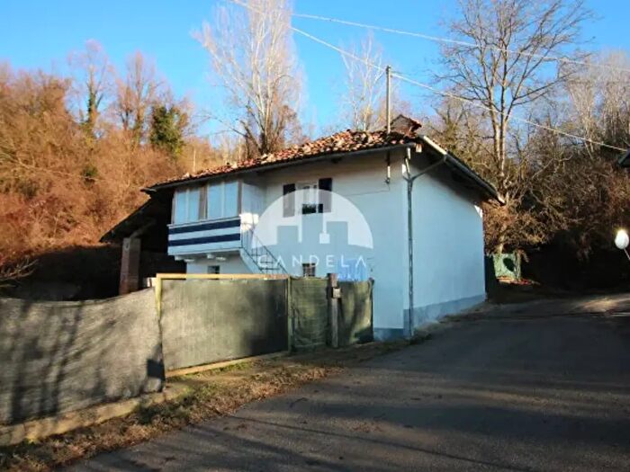 Casa quadrilocale in vendita in Frazione Viaiano, Farigliano