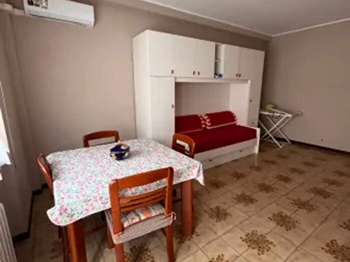 Appartamento trilocale in affitto in Via Venezia, Nettuno