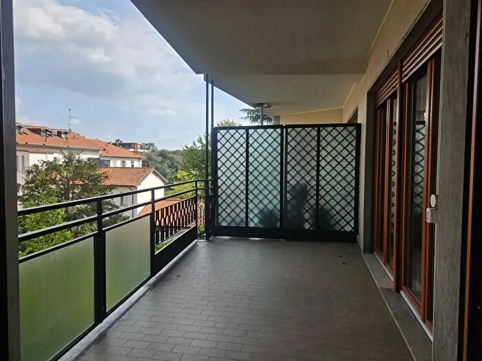 Appartamento con 5 locali in affitto in Via Ponchielli, Monza