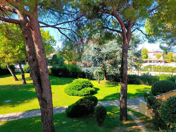 Appartamento bilocale in vendita in Via Salvo dAcquisto, Sirmione