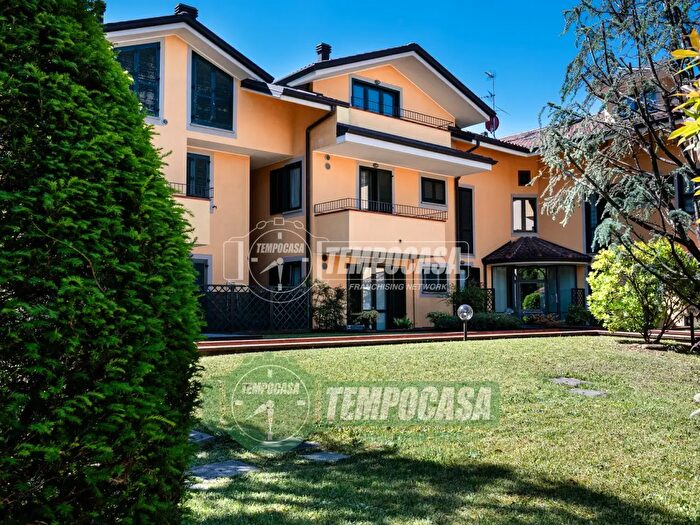 Appartamento trilocale in vendita in Via Martiri delle Foibe, Nerviano