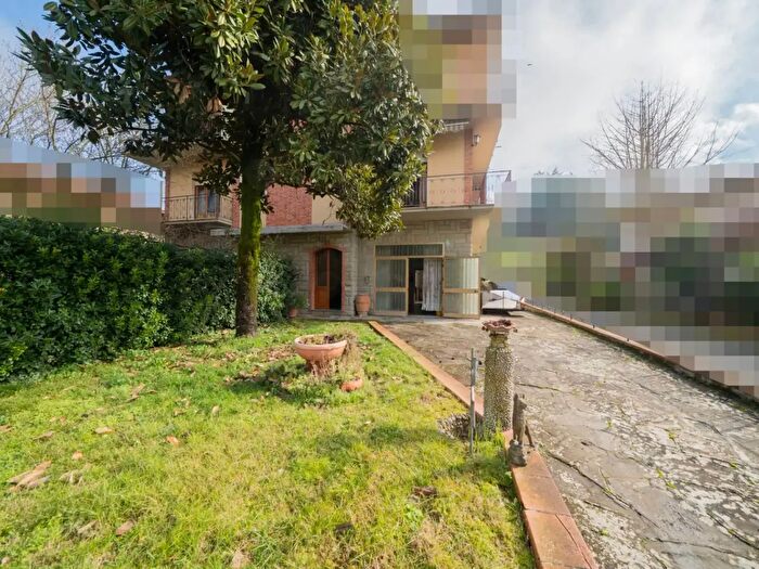 Casa con 6 locali in vendita in Via Sugherella, Montevarchi