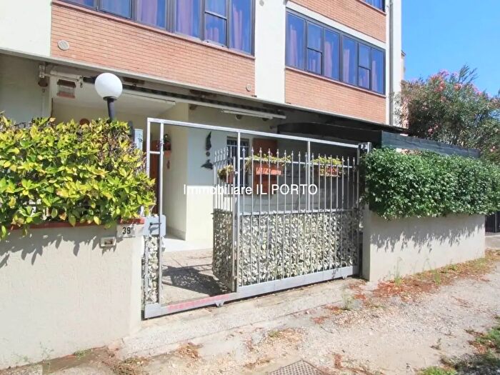 Appartamento trilocale in vendita in Comacchio