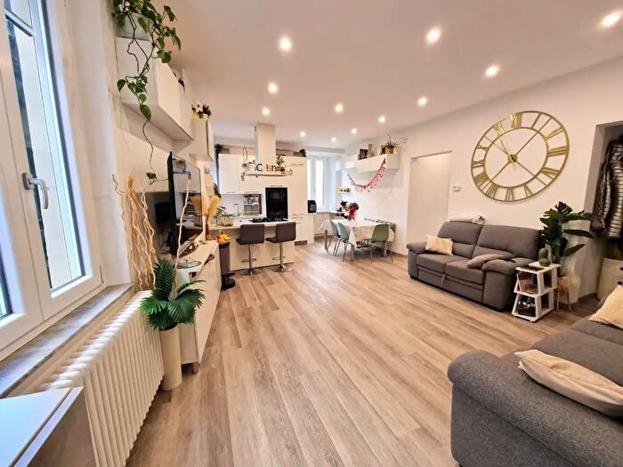 Appartamento con 5 locali in vendita in Lucca