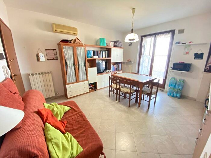 Appartamento bilocale in affitto in Centro, Loreto