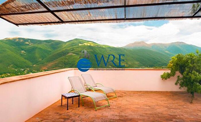 Appartamento quadrilocale in vendita in Località Postignano, Sellano