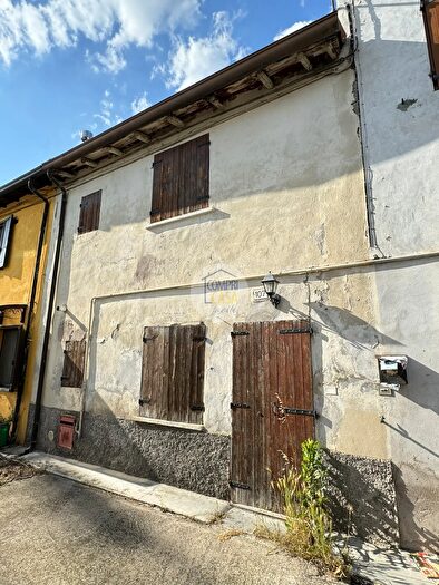 Casa quadrilocale in vendita in Via Lazzaretto, Verona