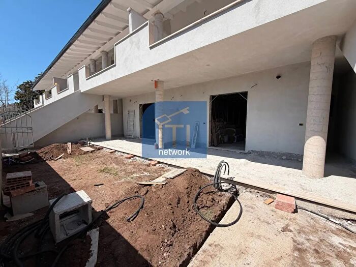 Appartamento trilocale in vendita in Viale Enea, Ardea