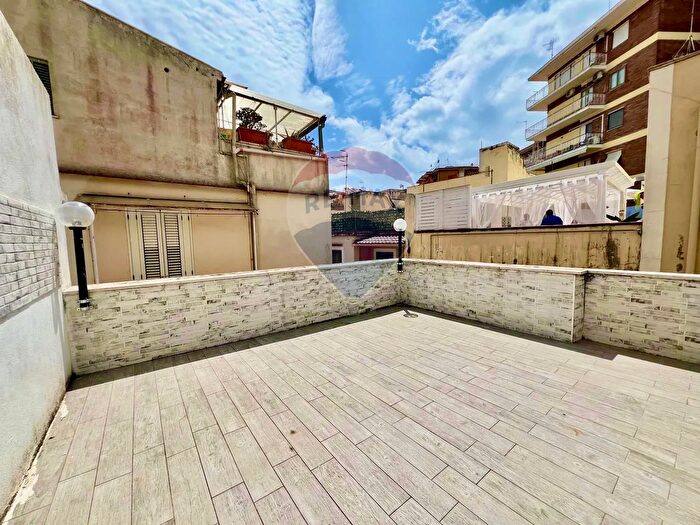 Appartamento bilocale in vendita in Via Indipendenza, Gaeta