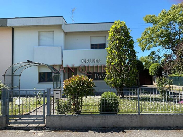 Casa con 5 locali in affitto in Via Sgarbi, Quarantoli, Mirandola