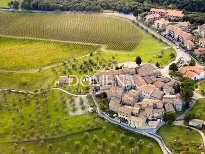 Appartamento trilocale in vendita in Castelnuovo Berardenga