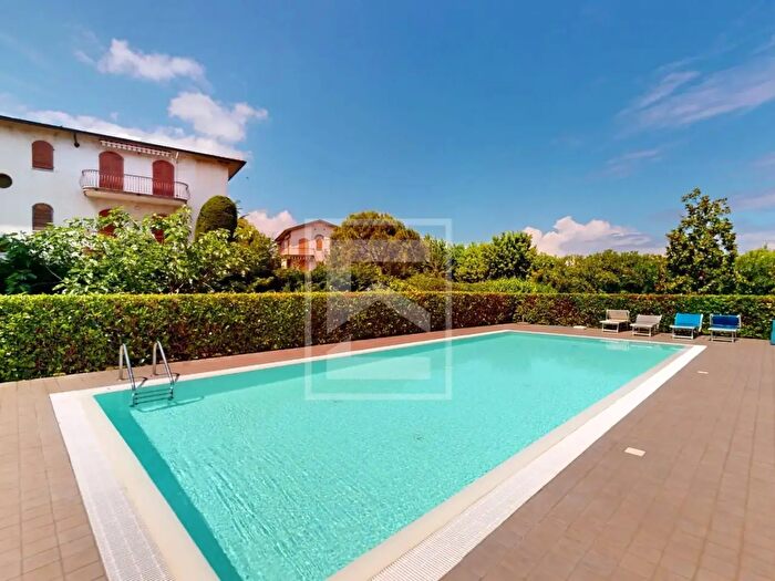 Appartamento trilocale in vendita in Via Sammicheli, Peschiera Del Garda