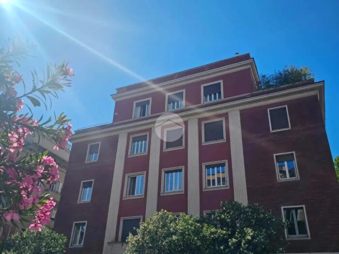 Appartamento trilocale in vendita in Viale Bruno Buozzi, Roma