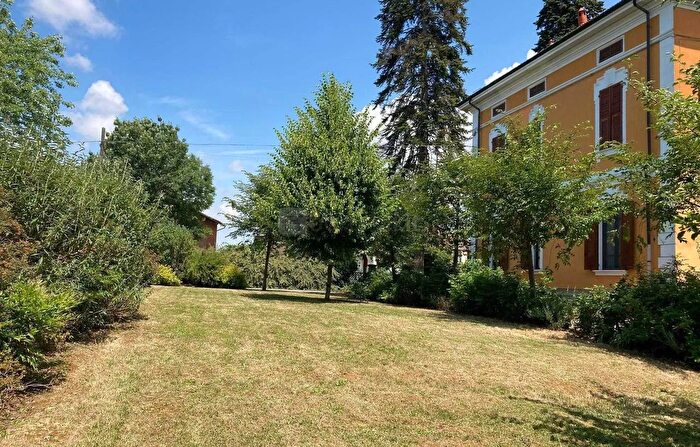 Appartamento con 5 locali in vendita in Via Marconi, Fresonara