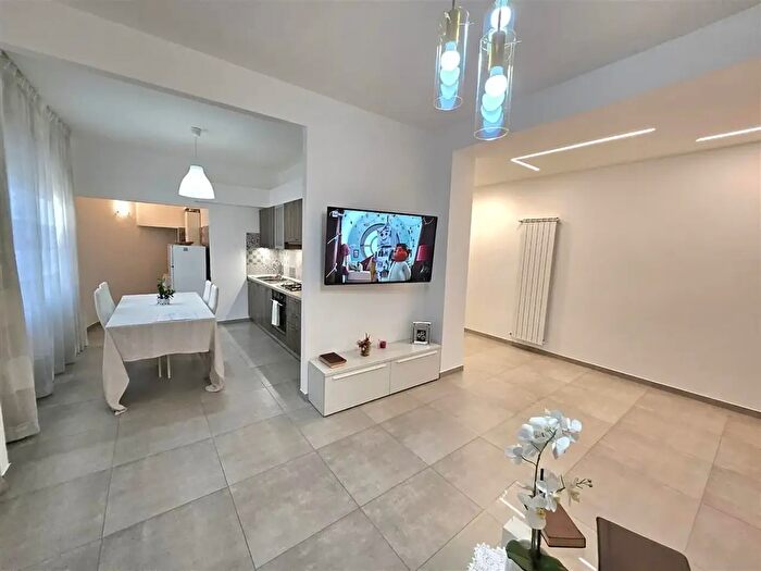 Appartamento quadrilocale in vendita in Carrara