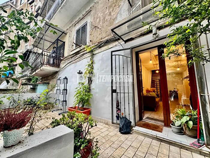 Appartamento trilocale in vendita in Napoli