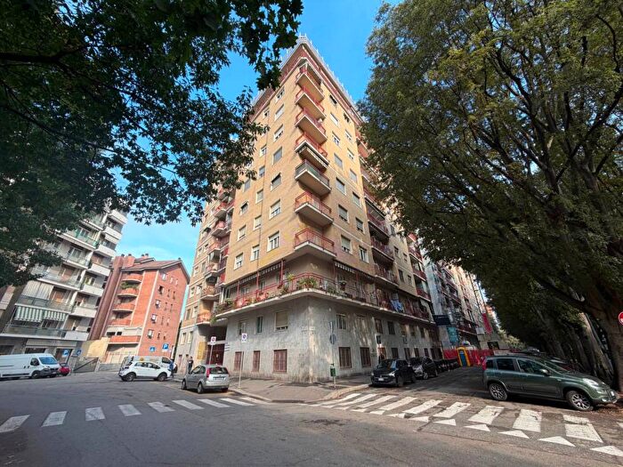 Appartamento bilocale in vendita in Piazza Enrico Toti, Vanchiglietta, Torino
