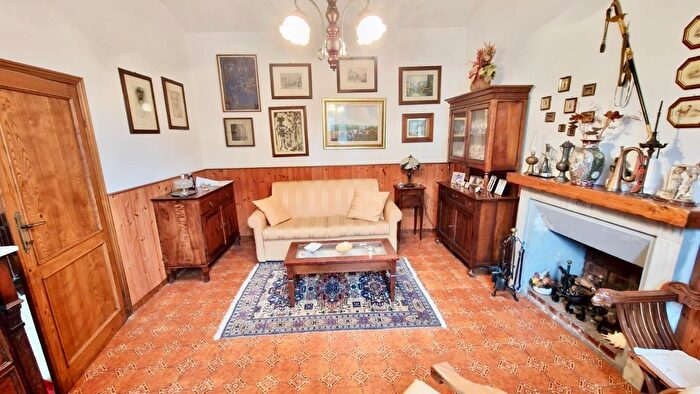 Appartamento con 6 locali in vendita in San Giuliano Terme