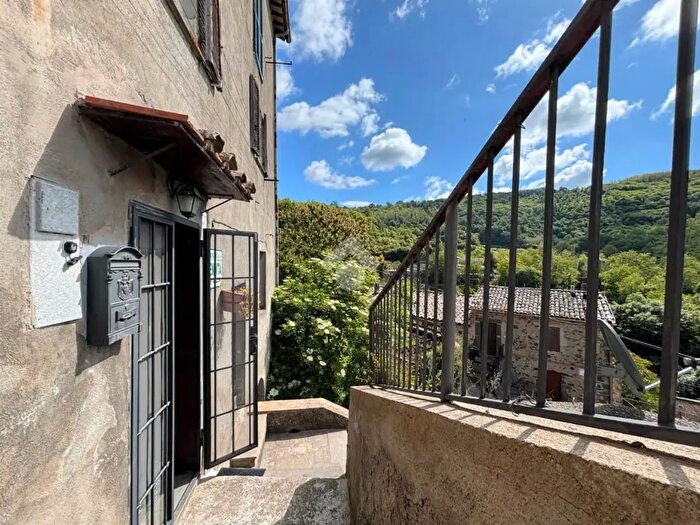 Appartamento monolocale in vendita in Via S Giuseppe, Latera