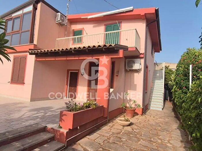 Casa con 10 locali in vendita in VLe della Concordia, Scicli