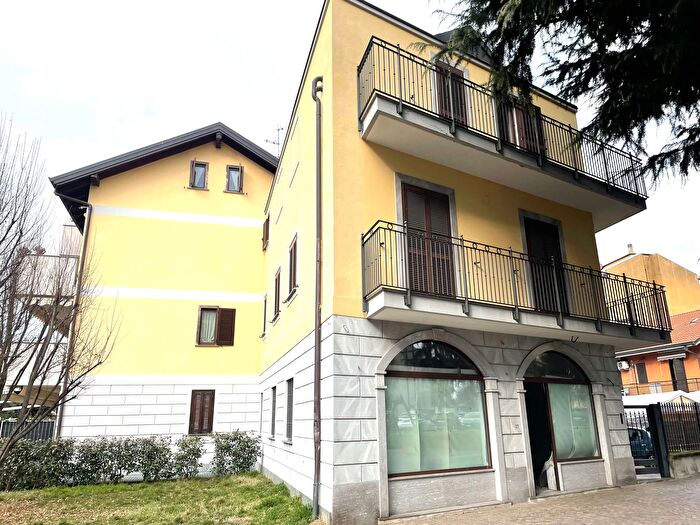 Casa trilocale in vendita in Via Cervi, Limbiate