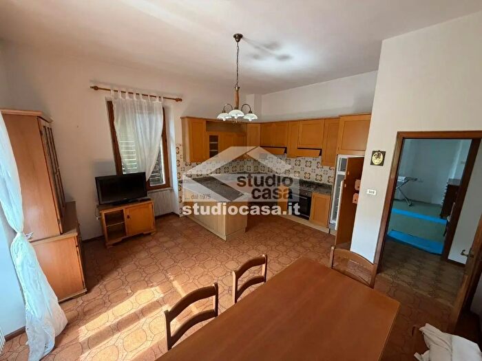 Appartamento trilocale in vendita in Via Nazionale, Vallelaghi