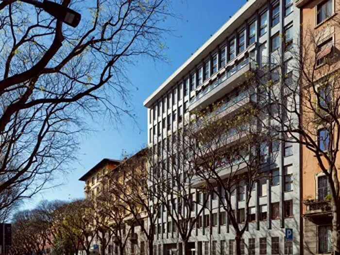 Appartamento quadrilocale in vendita in Via Filippo Juvara, Milano