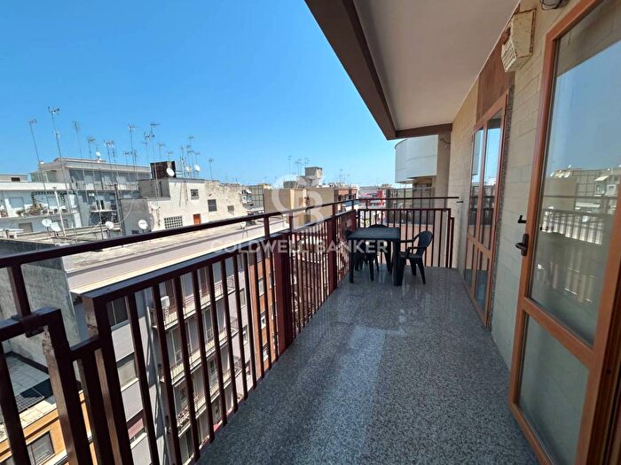 Appartamento con 6 locali in affitto in VIA FERDINANDO I D'ARAGONA, Centro, Barletta