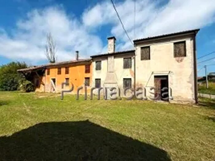 Casa con 6 locali in vendita in Via Brazzetto, Terrazzo