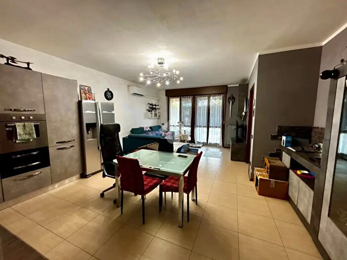 Appartamento trilocale in vendita in Via Don Giovanni Manzoni, Osio Sotto